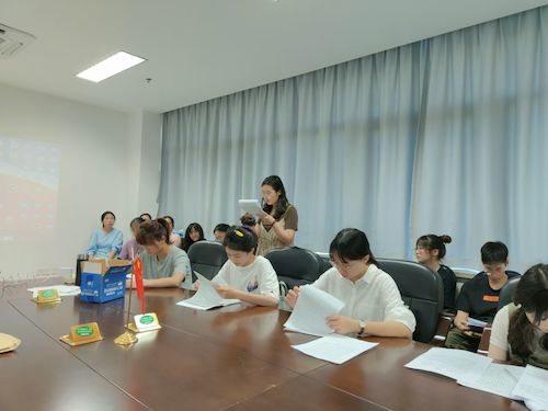 计算机一支部活动日照片1 计算机一支部活动日照片1