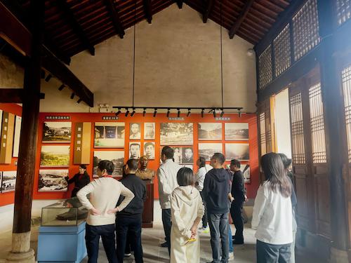 IMG_2595.HEIC IMG_2595.HEIC